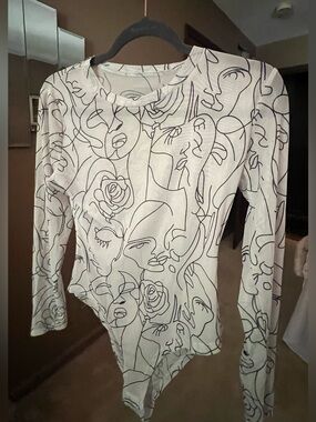 Abstract Line Art Long-Sleeve Bodysuit - White/Black